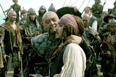 Чоу Юньфат и Джонни Депп в фильме «Пираты Карибского моря 3: На краю света»