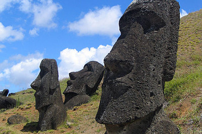 Статуи на побережье острова Пасхи